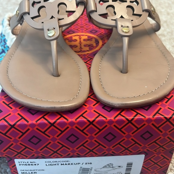 Tory Burch Miller Leather Sandals-Light Makeup- Size 9
W/Box And Dust Cover - Picture 3 of 9
